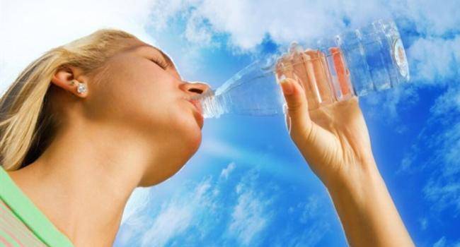8 корисних властивостей води для схуднення