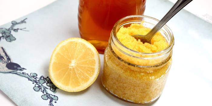 Мед, сахар и пол лимона