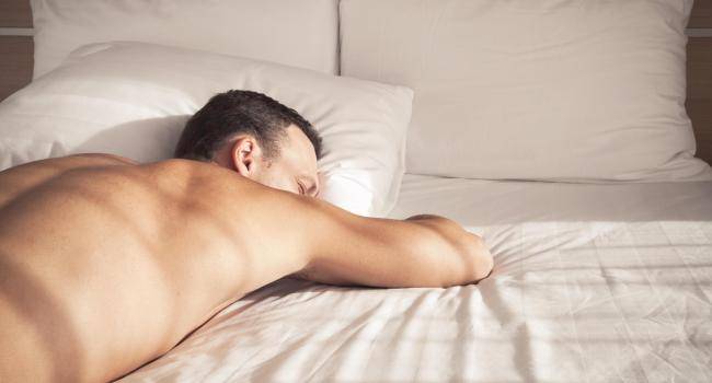 Полезно ли спать голым