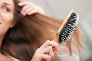 6 ошибок при расчесывании волос