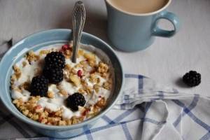 Плюсы и минусы горячего завтрака для здоровья