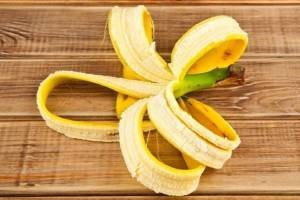 Полезна ли для кожи банановая кожура