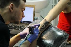 Опасность инфекции при татуировке