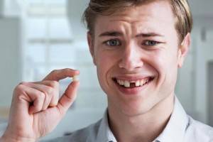 Почему нужно действовать быстро, если выбит зуб