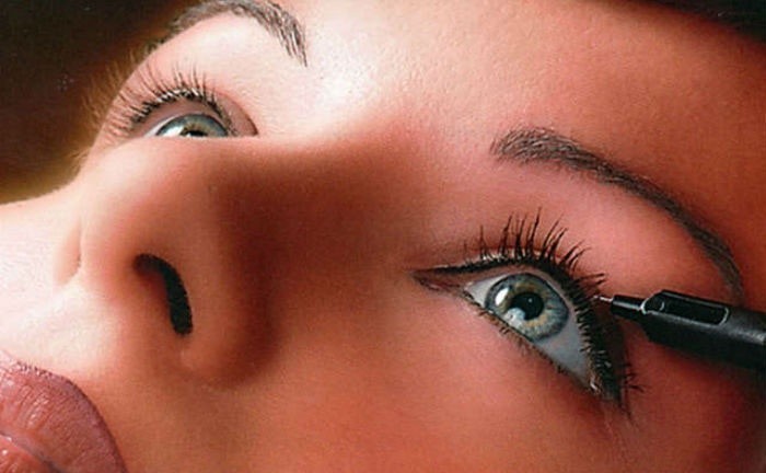Перманентный макияж глаз стрелки