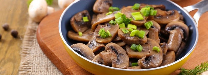 Грибы, пожаренные на сковороде, по праву считаются вкуснейшим блюдом