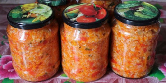 Салат из капусты и рисом на зиму