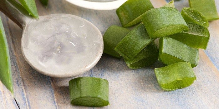 Маска для лица из глины белой, голубой и черной с маслом: домашние рецепты Маска для лица из глины белой, голубой и черной с маслом: домашние рецепты