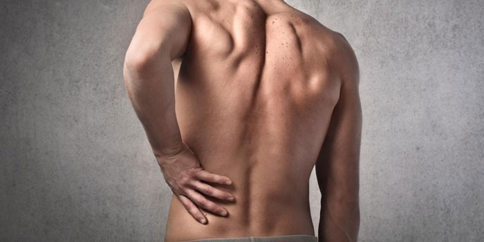 У мужчины болят почки