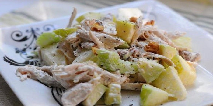 Вальдорфский салат с курицей Вальдорфский салат с курицей