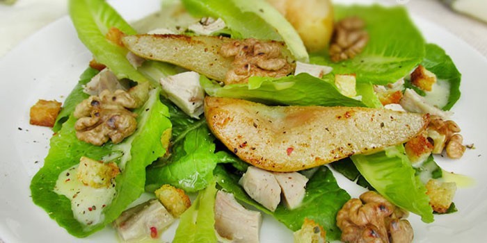 Салат с копченой курицей и грушей рецепт Салат с копченой курицей и грушей рецепт