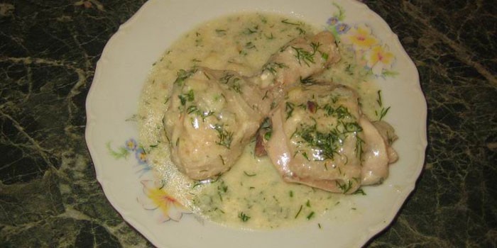 Курица тушеная в сметане с чесноком рецепт Курица тушеная в сметане с чесноком рецепт