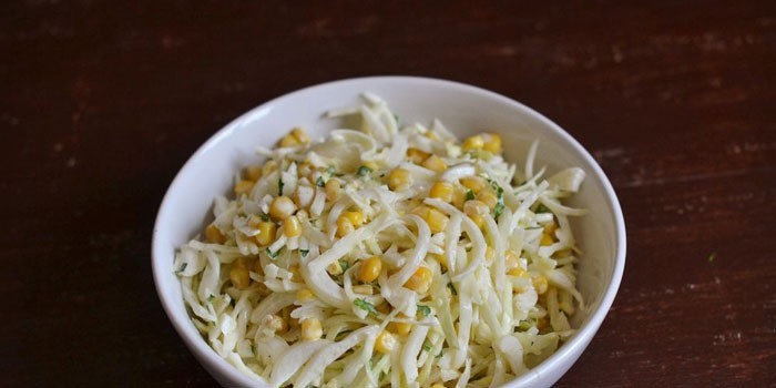 Салат из свежей капусты - рецепты с фото