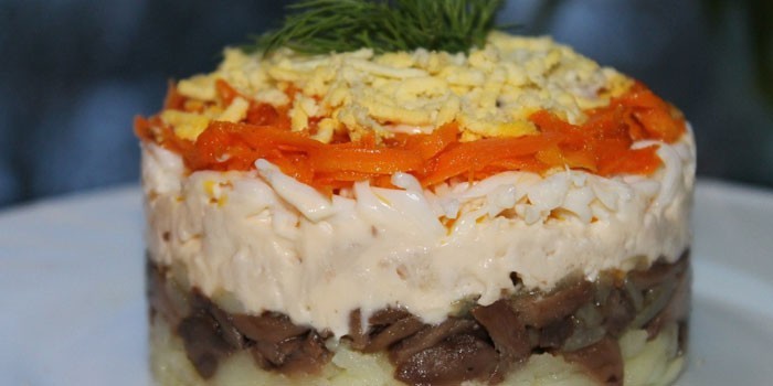 Салат лисья шубка рецепт с грибами и курицей рецепт Салат лисья шубка рецепт с грибами и курицей рецепт