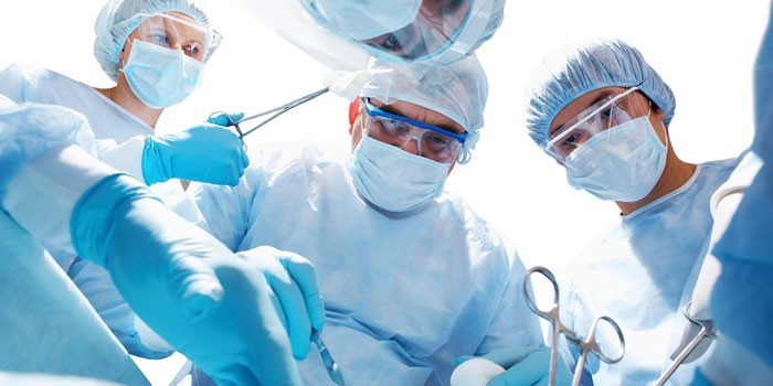 Медики на операции