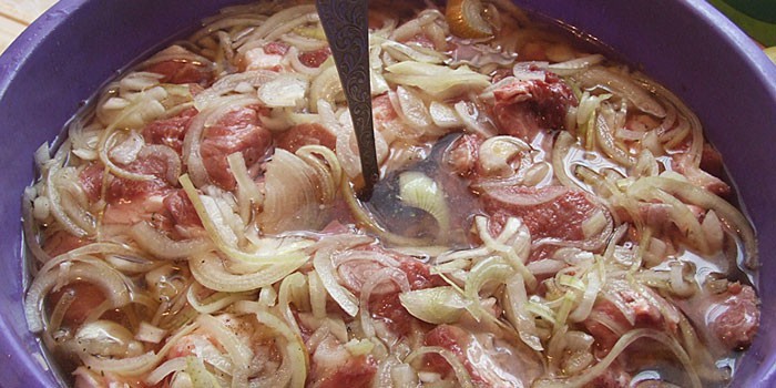 Как сделать лук с уксусом для шашлыка из свинины Как сделать лук с уксусом для шашлыка из свинины