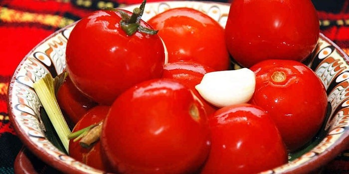 Соленые помидоры на зиму в банках - быстрые и вкусные рецепты засолки зеленых и красных томатов с фото