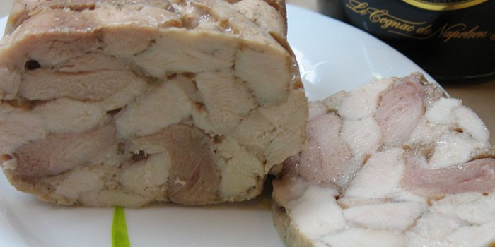 Куриный рулет в домашних условиях с желатином Куриный рулет в домашних условиях с желатином
