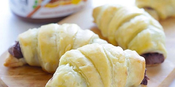 Круассаны из слоеного теста - как правильно приготовить по вкусным рецептам с фото Круассаны из слоеного теста - как правильно приготовить по вкусным рецептам с фото