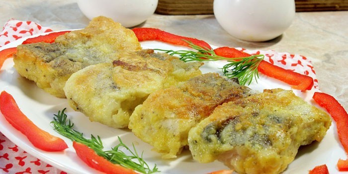Как вкусно пожарить рыбу минтай на сковороде