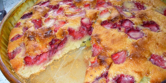 Шарлотка в мультиварке с клубникой рецепт пошагово Шарлотка в мультиварке с клубникой рецепт пошагово