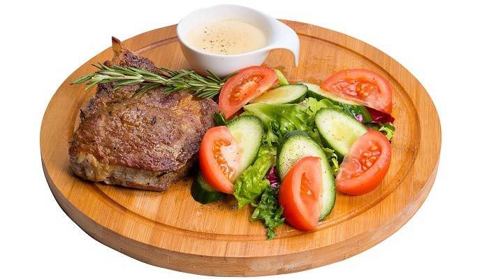 Яичный вариант диеты: мясо с овощами