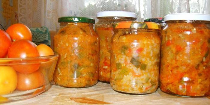 Консервированная кусочкам кабачковая икра