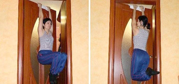 Укрепляем спину дома: вис с помощью двери