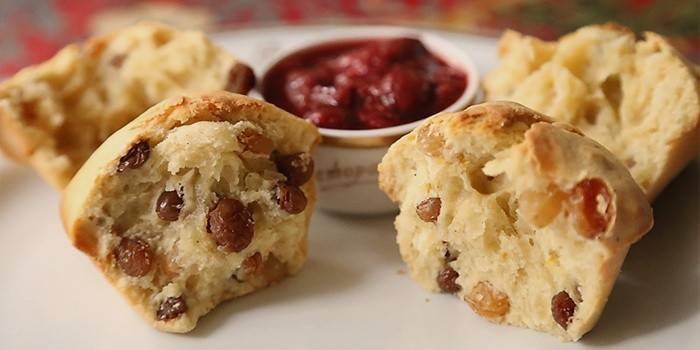 Маффины с изюмом