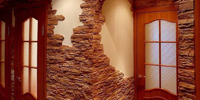 Керамогранитная плитка в прихожей