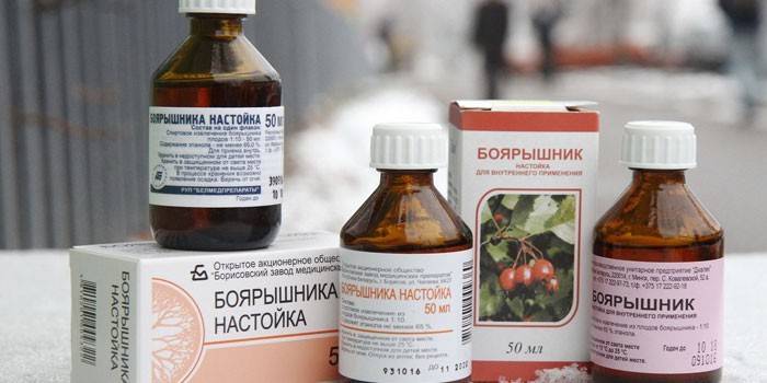 Настойка боярышника в разных упаковках