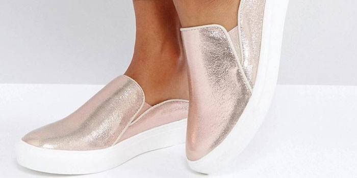 Розовые бархатные кроссовки без задника Miss Selfridge 1084495