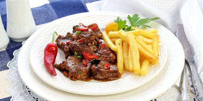 Картошка фри с говядиной