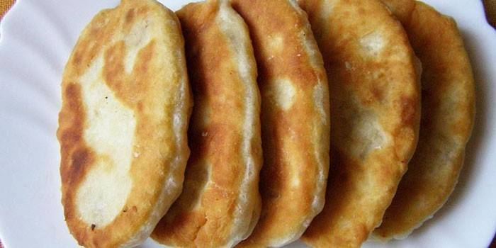 Жареные пирожки с яблочной начинкой