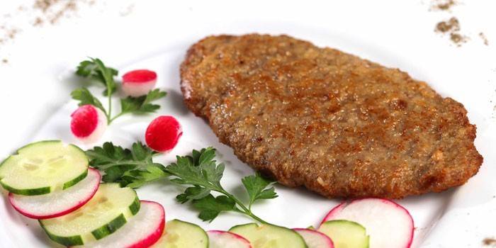 Рубленое мясо перед подачей