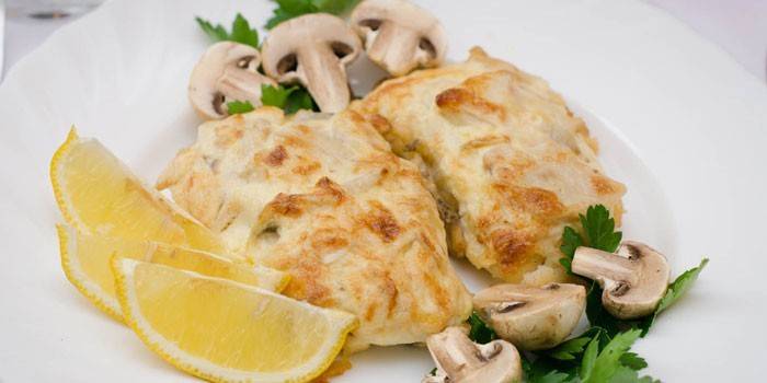 Запеченная свинина с шампиньонами