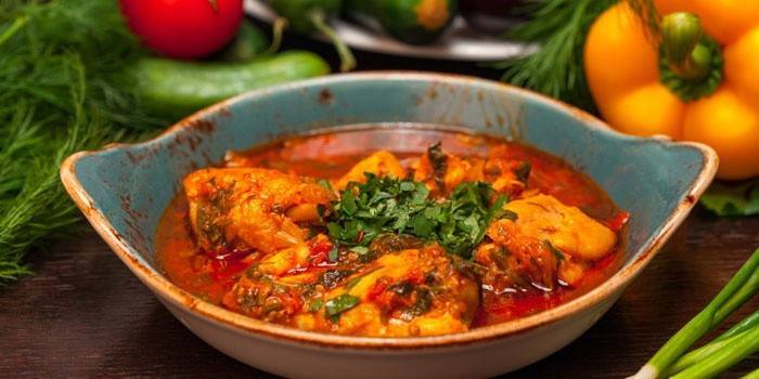 Чахохбили с орехами и куриным мясом