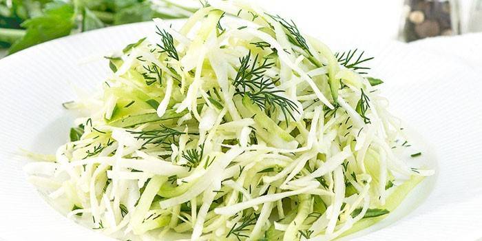 Капустный салат со свежим огурцом