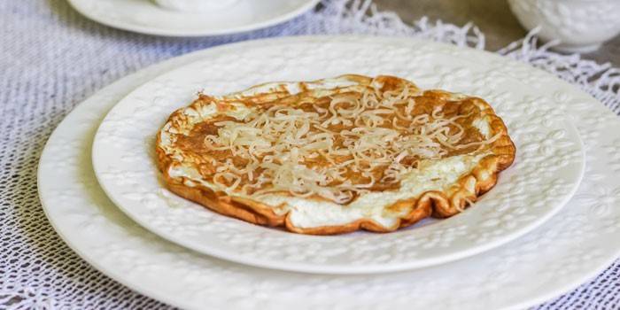 Белковый омлет с сыром