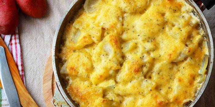 Готовый картофельный гратен с фаршем