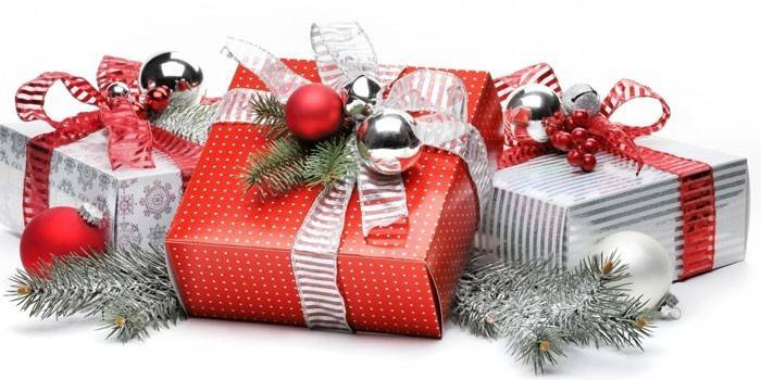 Новогодние коробки для подарков