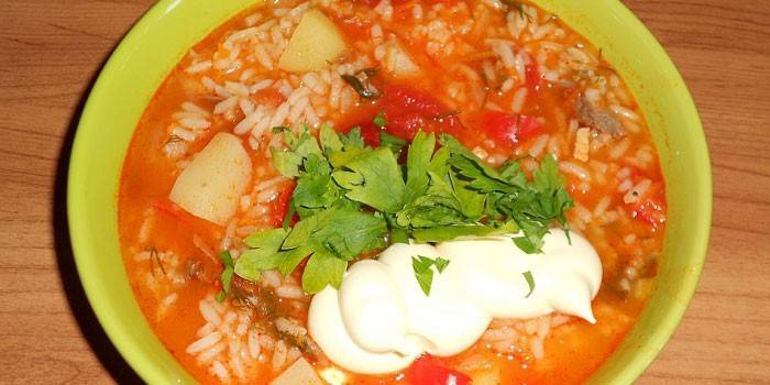 Заправка сметаной перед подачей