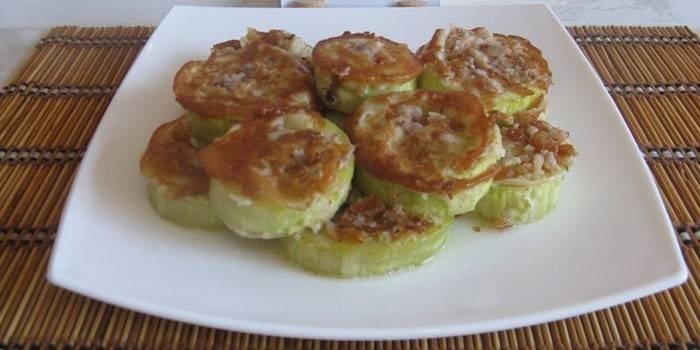 Кусочки овощей с мясом