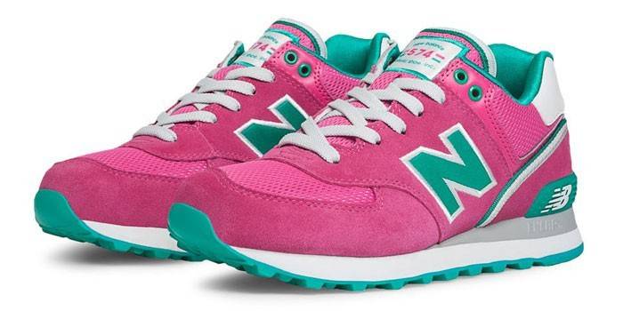 Кроссовки для женщин New Balance