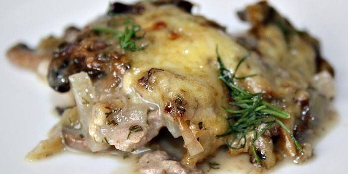 Свиное мясо по-французски