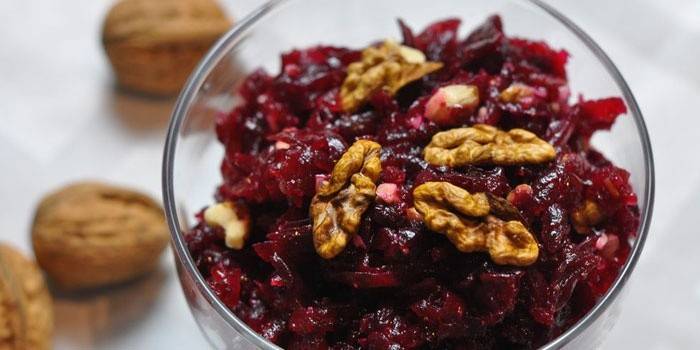 С грецкими орехами