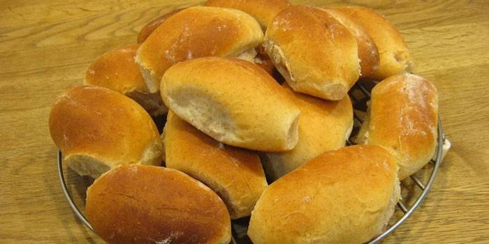 Печеные пирожки из бездрожжевого теста с яблочной начинкой