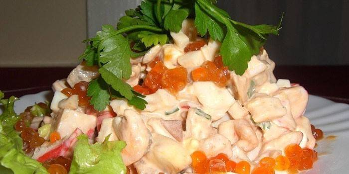 Закуска с морепродуктами и красной икрой