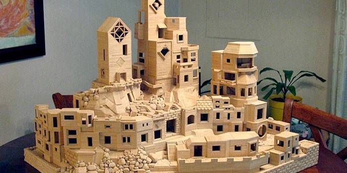 Замок из зубочисток