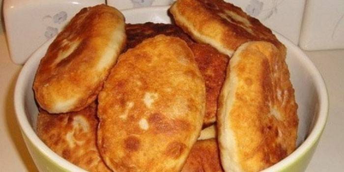 Жареные беляшики с колбасной начинкой